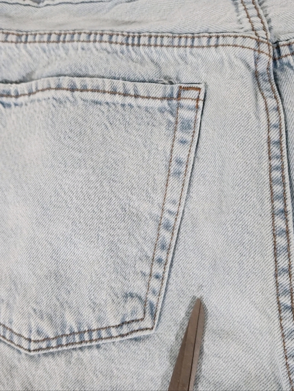 Aeropostale 90s Baggy Jeans Womens 14 Very Distressed Light Wash Festival Street - Picture 6 of 16